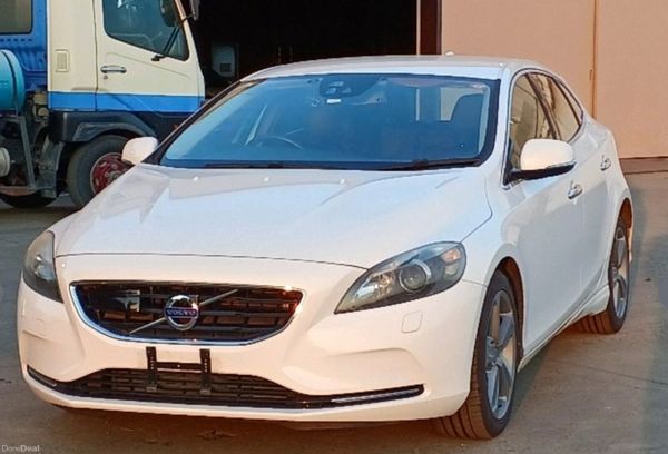 2015 Volvo V40 Low milage 375337428