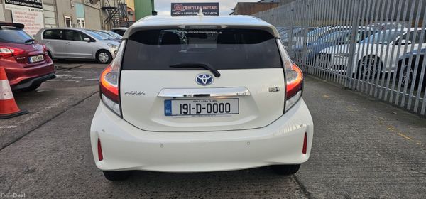 2019 (192) Toyota Aqua | White 375550026