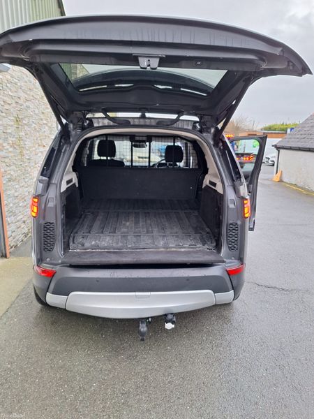 Land Rover Discovery 2018 375602077