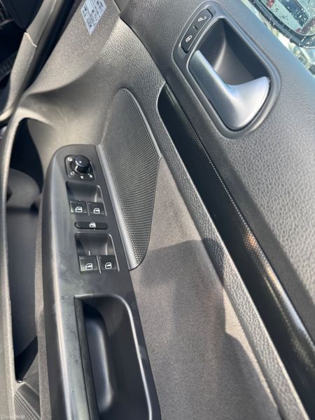 Volkswagen Golf Automatic 375768573