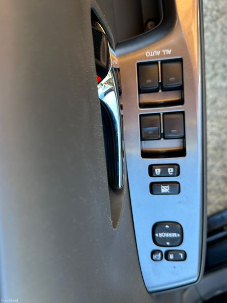 Toyota Prius Alpha 2014 7 seater 375849998