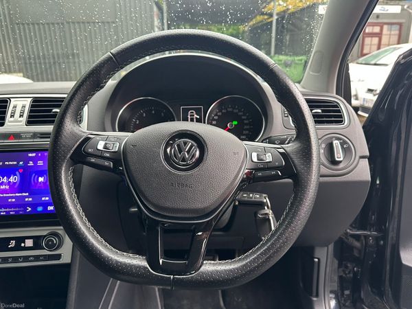 VW CROSS- POLO 2015 1.2 AUTOMATIC ONLY 14K MILES 375894825