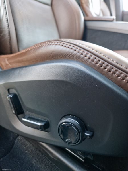 Volvo XC60 T8 INSCRIPTION PRO | Pan Roof 375813034