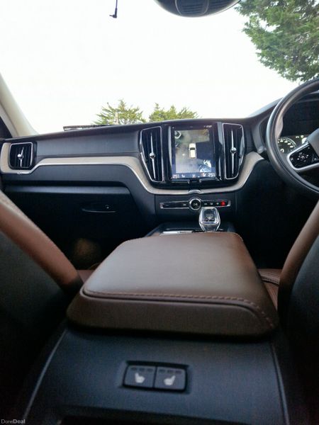 Volvo XC60 T8 INSCRIPTION PRO | Pan Roof 375813038