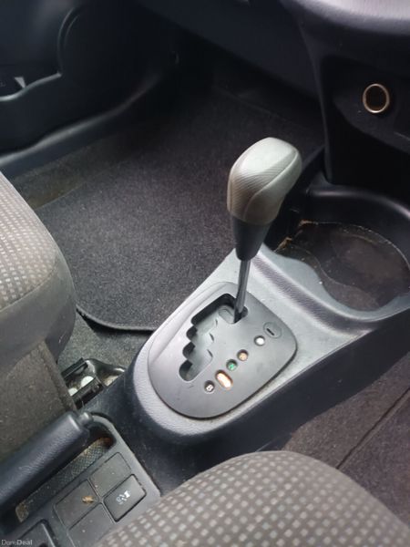 Toyota Vitz 2015 375942028