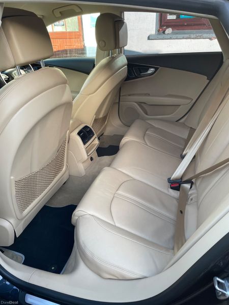 Audi A7 2014 375938947