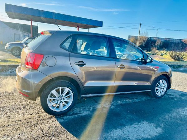 Volkswagen Polo 2014 1.2 l PETROL AUTOMATIC 376023040