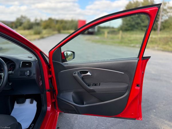 Volkswagen Polo 2015 1.2L AUTOMATIC 376270266