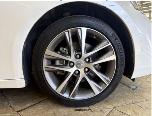 LEXUS IS 300H  2.5L PETROL HYBRID (2017) 376283517