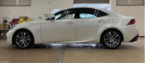 LEXUS IS 300H  2.5L PETROL HYBRID (2017) 376283518