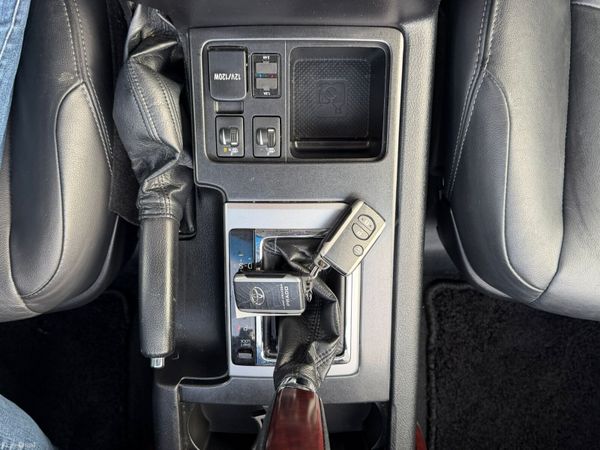 17 TOYOTA LAND CRUISER 7 SEATS HIGH SPEC 376223498