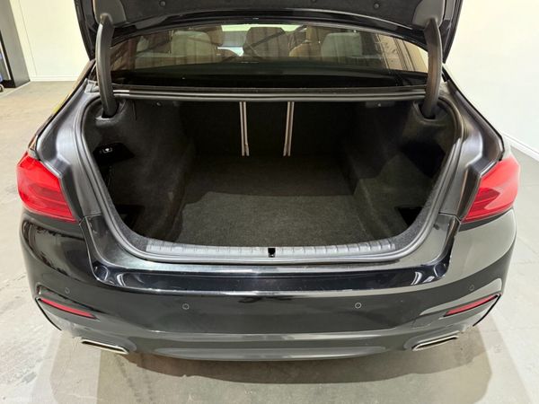 BMW 520d X Drive M-Sport G30 - High Spec 376452559