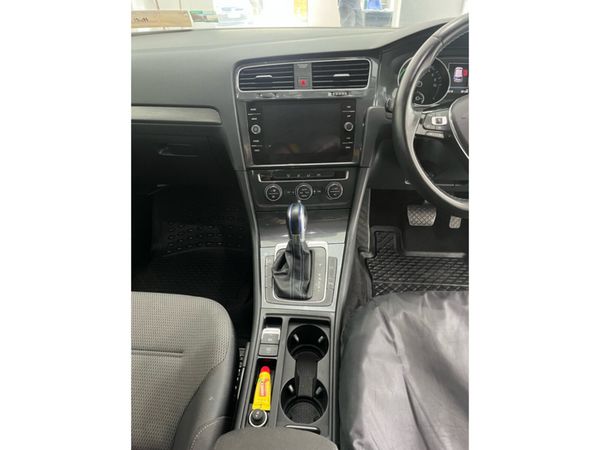 Volkswagen e-Golf PRICE DROP COMFORTLINE 5DR AUTO 376403034