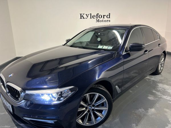 BMW 5-Series 2018 376680068