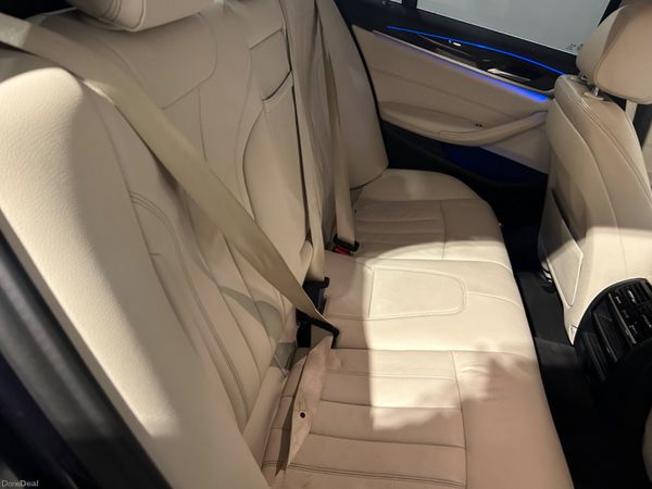 BMW 5-Series 2018 376680074