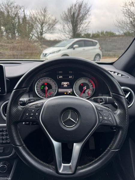 Mercedes A-180 Class 56000 KM 2015 376633890