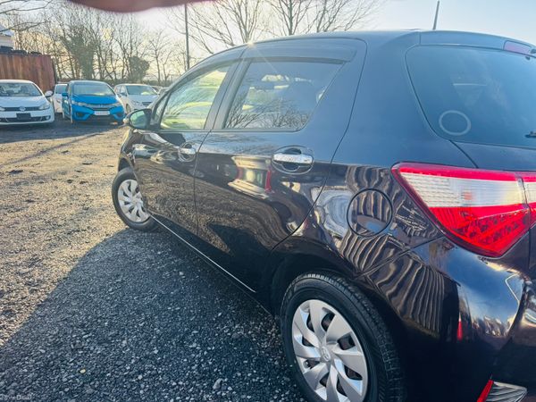 Toyota Yaris Vitz Hybrid Automatic 376742609