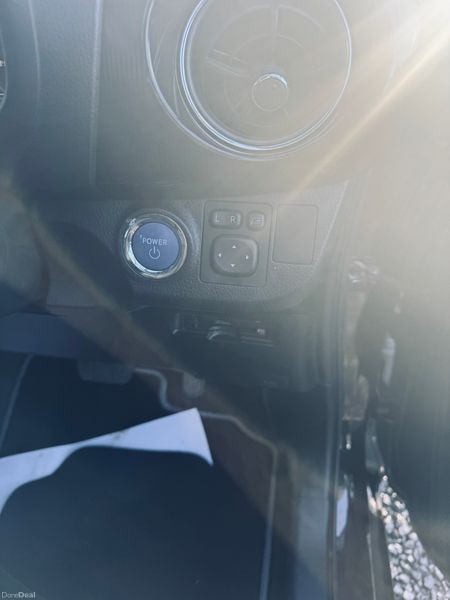 Toyota Yaris Vitz Hybrid Automatic 376742616