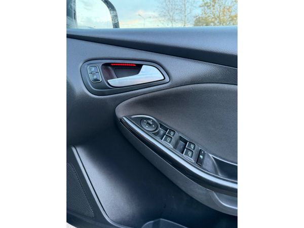 Ford Focus 1.5 TDCI TITANIUM 120PS 6SPEED 5DR 376784366