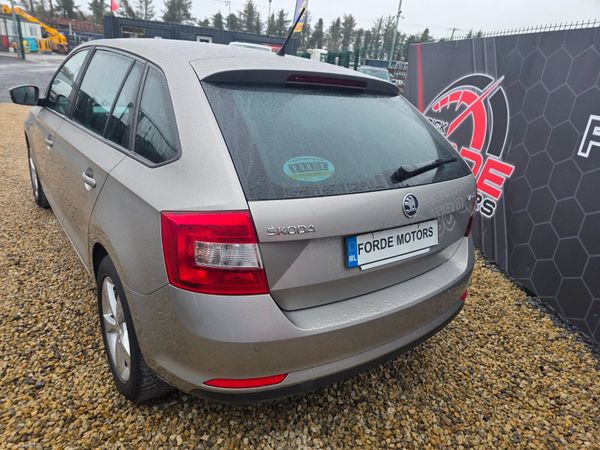 Skoda Rapid 2014 376864620