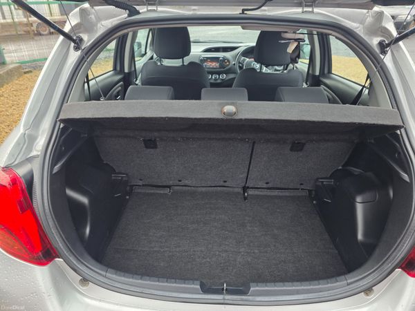 Toyota Yaris 2015 376865148