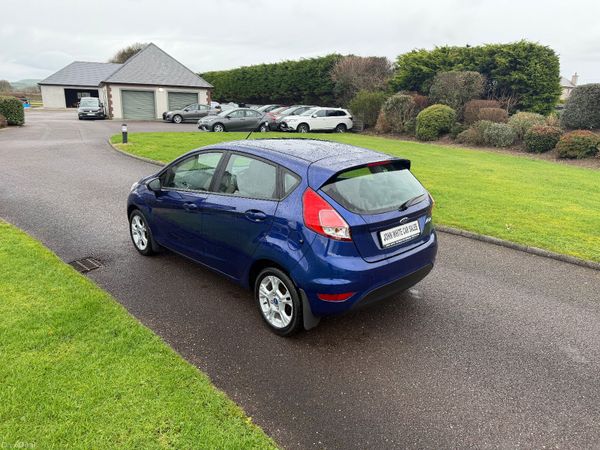 Ford Fiesta 2016 376885383