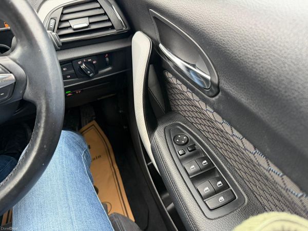 17 BMW  118D M Sport 376886759