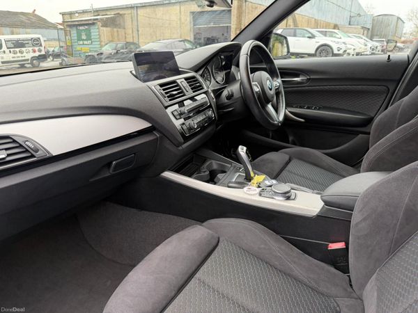 17 BMW  118D M Sport 376886761