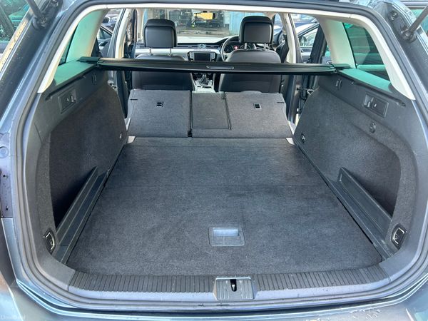 Volkswagen Passat GT  **price drop jan sales ** 376831104