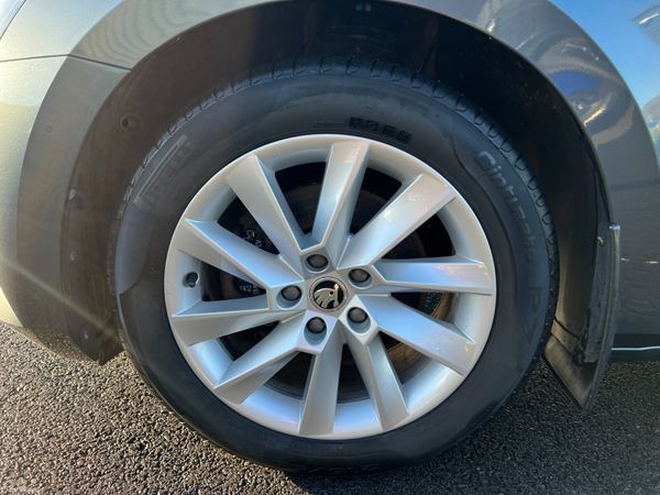 2021 (212) Skoda Superb SE Tech 2.0 TDI 377141572