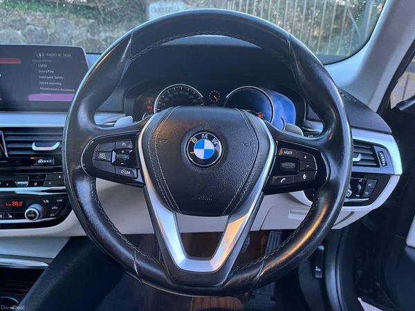 BMW 5-Series 520d SE 18" Auto 377144574