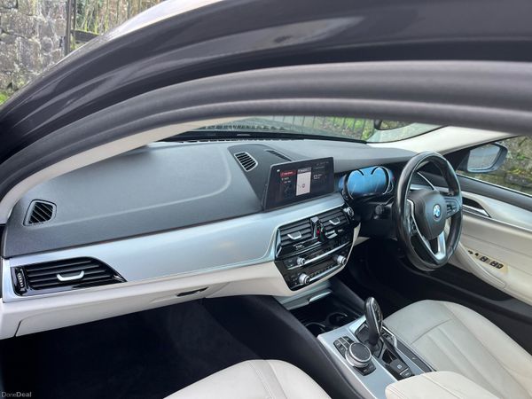 BMW 5-Series 520d SE 18" Auto 377144576