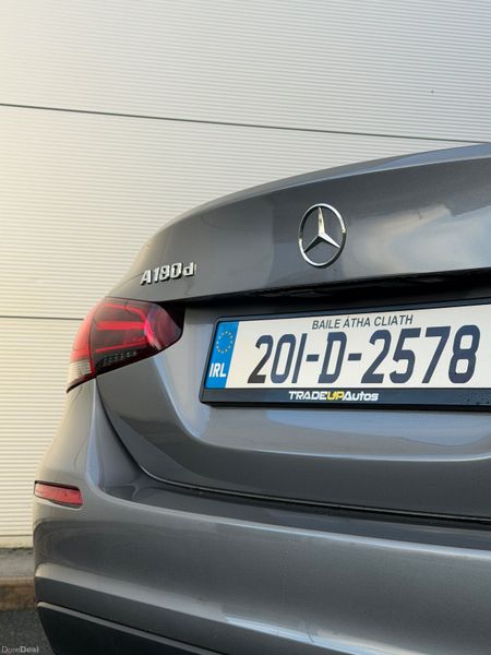 Mercedes-Benz A180d Auto Night Edition 377151131