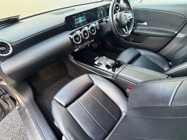 Mercedes-Benz A180d Auto Night Edition 377151133