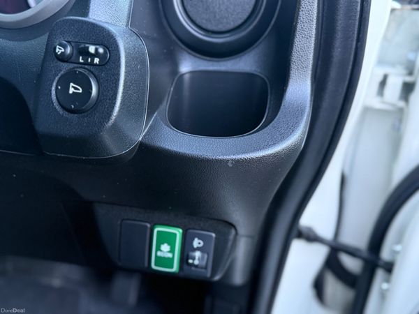 2012 Honda Fit Hybrid Automatic 377274102