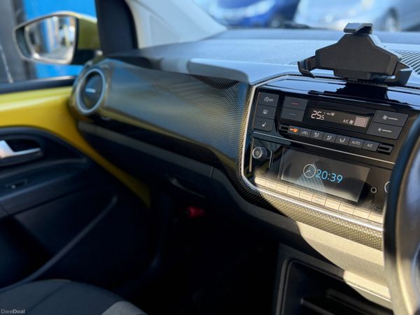 2018 Volkswagen High Up Automatic 377283830