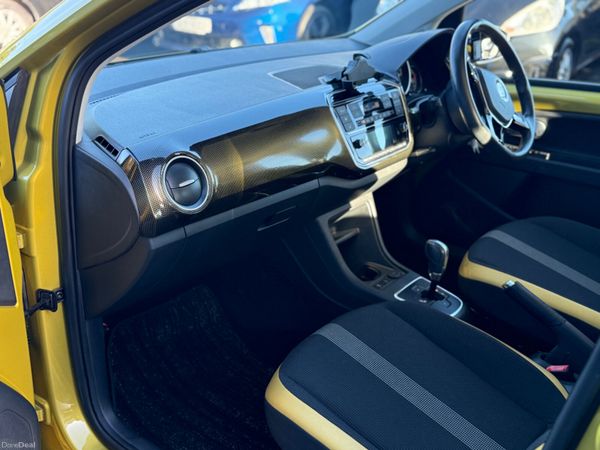 2018 Volkswagen High Up Automatic 377283839