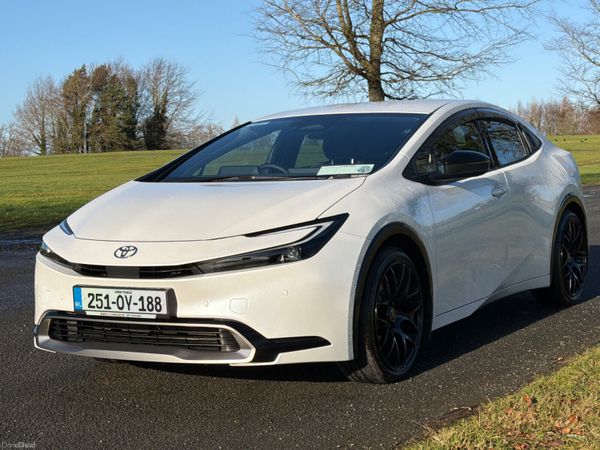 Toyota Prius 2025 plug in hybrid only 4000 KM 377235250