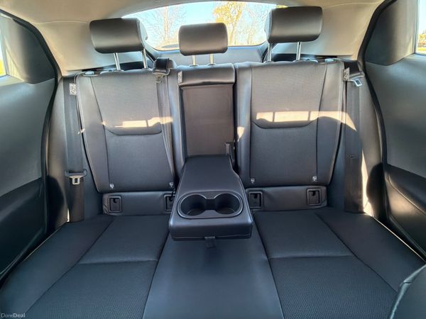 Toyota Prius 2025 plug in hybrid only 4000 KM 377235774