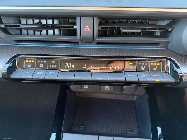 Toyota Prius 2025 plug in hybrid only 4000 KM 377235787