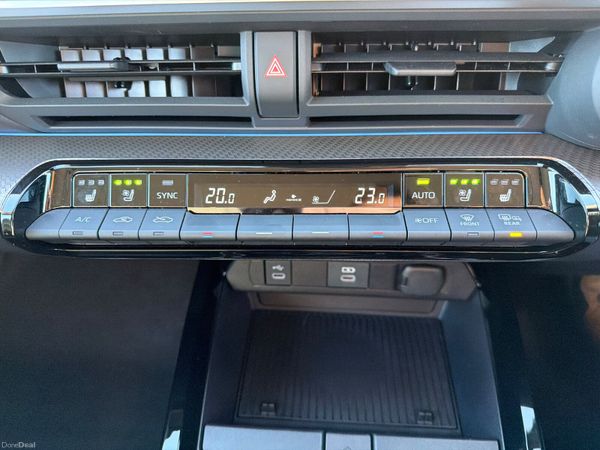 Toyota Prius 2025 plug in hybrid only 4000 KM 377235790