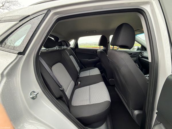 Hyundai KONA 2023 Comfort Low Mileage 377341942