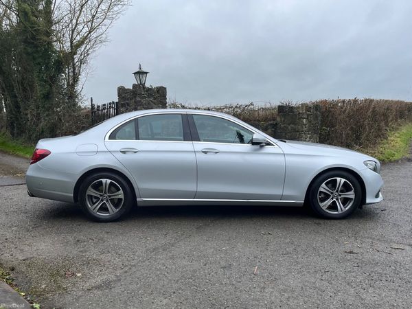 Mercedes-Benz E-Class E 220 D AVANTGARDE A/T 377349670
