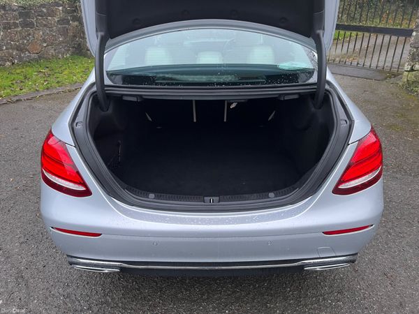 Mercedes-Benz E-Class E 220 D AVANTGARDE A/T 377349682