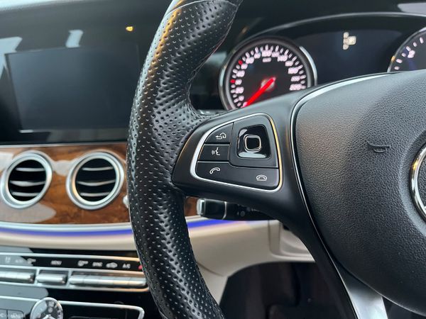 Mercedes-Benz E-Class E 220 D AVANTGARDE A/T 377349750