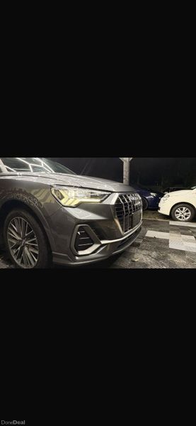 Audi Q3 377388646