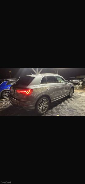 Audi Q3 377388637
