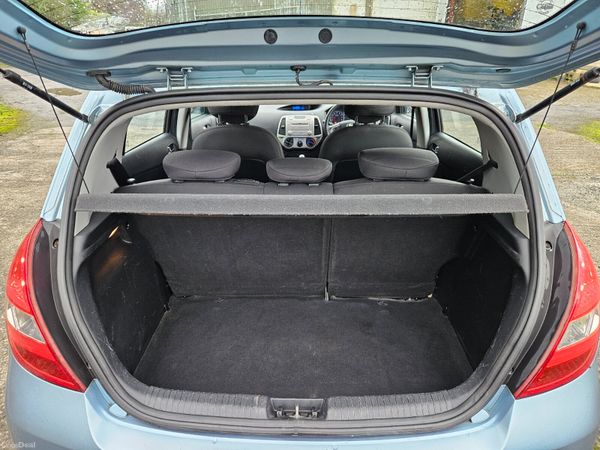 Hyundai i20 2011 1.2 deluxe one owner 377335778