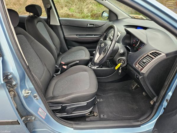 Hyundai i20 2011 1.2 deluxe one owner 377335730