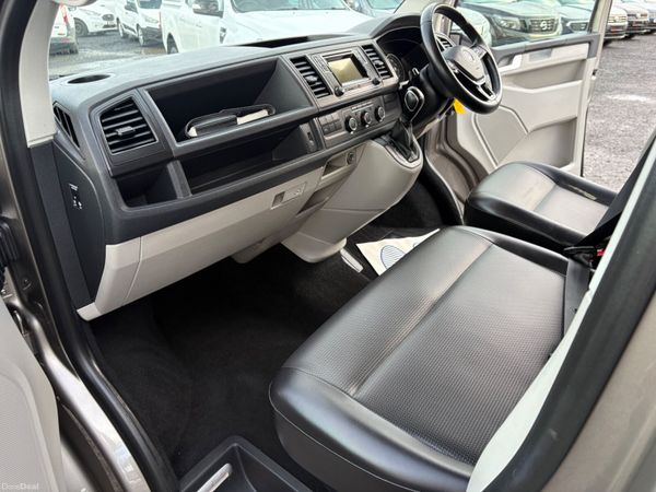 Volkswagen Transporter 377483944